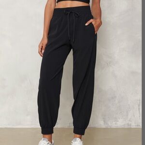 NWOT Abercrombie & Fitch Ybp motion trek jogger